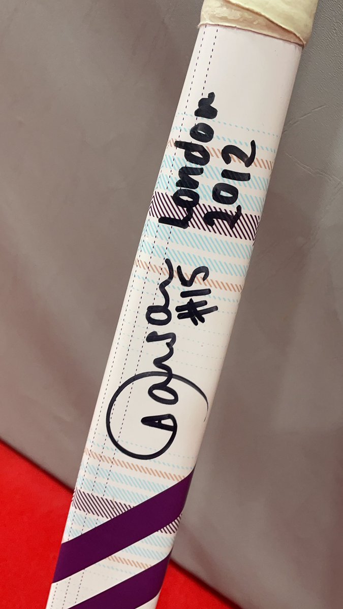 Any hockey fans grab yourself a piece of history with an original signed <a href="/AlexDanson15/">.</a> hockey stick and support our club at the same time:
crowdfunder.co.uk/checkout/teamt…