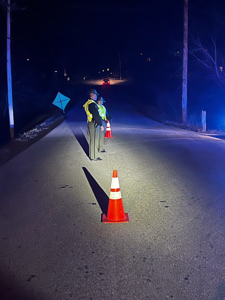 THPFallBranch's tweet photo. Last night @THPFallBranch Troopers held a Sobriety Checkpoint on Austin Springs Rd. @ Cash Hollow Rd. in Troop C. Supervised by Sgt. Andes. Great Job Troops!
Over the limit; Under arrest.
#ArriveAlive
#PassTheKeys
#PlanAhead https://t.co/NZ6AGrZcYi