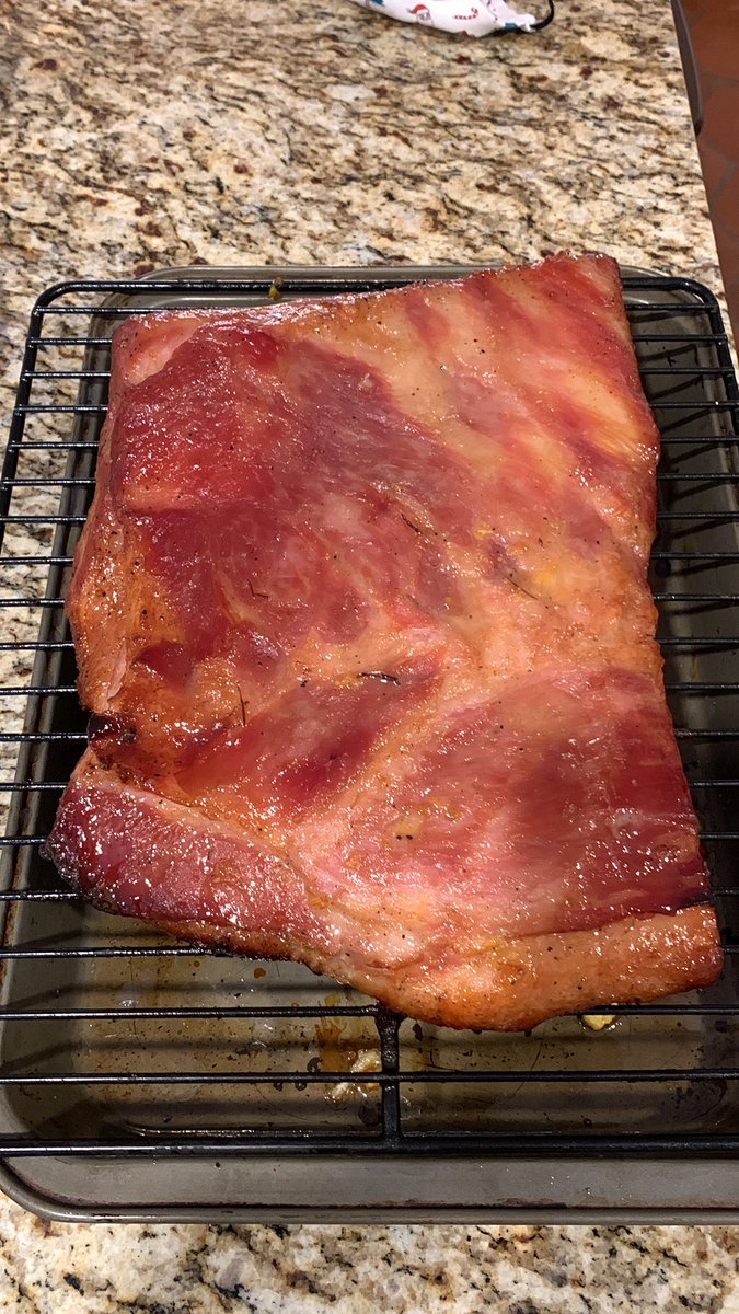 smokeboiz's tweet image. Pork Belly is done. Slice this baby up and we have hickory smoked@maple bacon!! It’s a Christmas miracle!