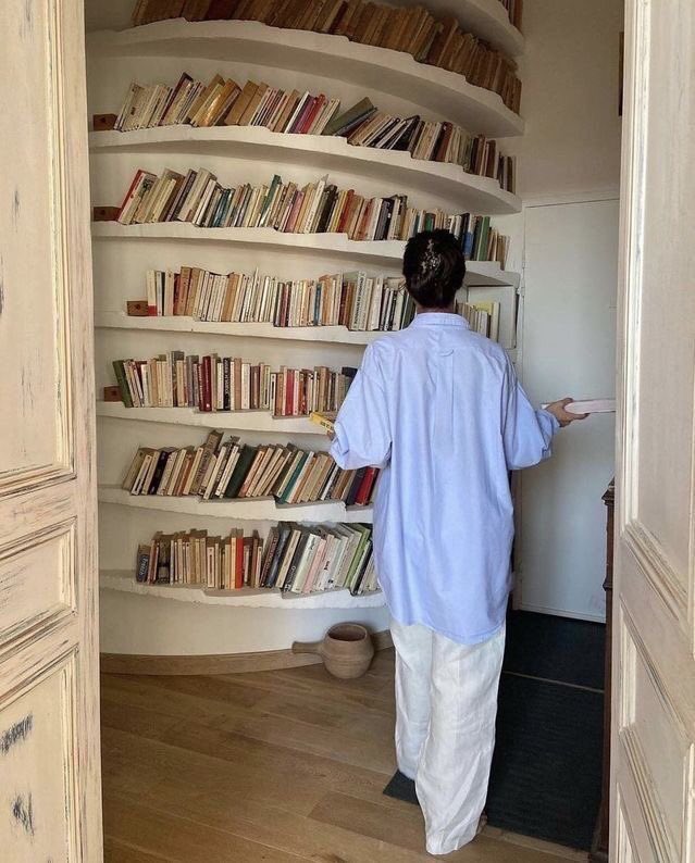 thatssohaute's tweet photo. book based interiors https://t.co/GCJQPE6PMP