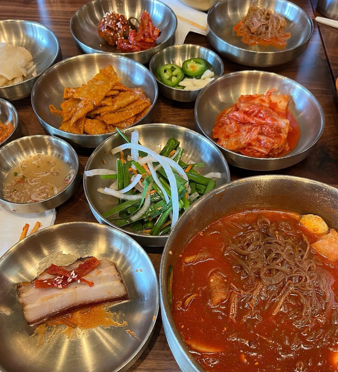 tammykimOC's tweet photo. Had a chance to visit Yuk Dae Jang located in the Westpark Shopping Center (Culver/Alton). They had a great selection of Korean comfort food!
#weareirvine #dineirvine #irvine #irvinefoodies #cityofirvine #ockorean #koreanfood https://t.co/PaDx9MLYf8