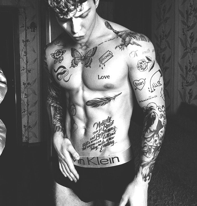 Iustfuldcsires's tweet image. 𝐊𝐘𝐋𝐄 𝐂𝐎𝐋𝐋𝐈𝐍𝐒 ; the incubus

                             ♚
                a demon of lust.
     craves the touch of any man
 very seductive ; part time stripper 
     ms ; ships w chem ; homosex
           a kiss of #ᴍᴏᴏɴʟɪɢʜᴛ