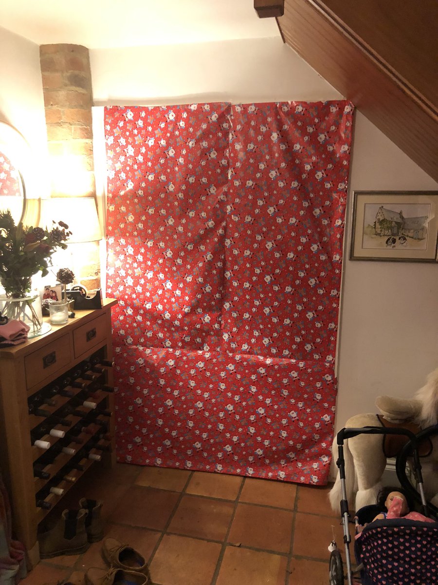 MattHawkins2's tweet photo. Girls will be very excited in the morning! 🎄🎄🎁🎅🏼 https://t.co/QWaeJYDlov