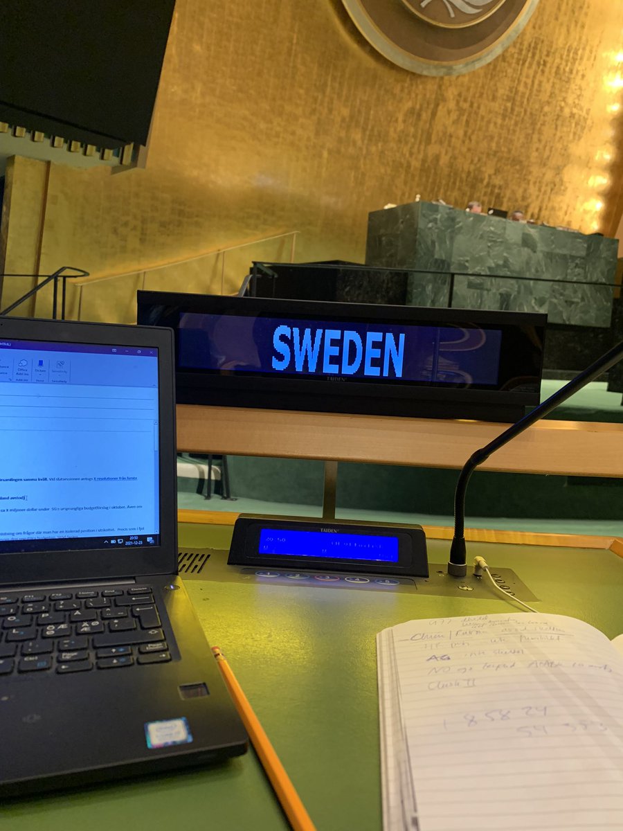 EkfeldtNyman's tweet photo. At 03:43am, following extensive negotiations, the 🇺🇳#GeneralAssembly adopted the 2022 UN budget while snow started fall i NY. Thanks to all 5C delegates for their tireless work. #UN #fifthcommitte 💫 https://t.co/zrB02ViTya