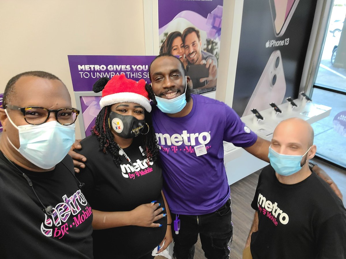 Randall Carter (@r_carte06) on Twitter photo An amazing crew getting it done for our Amazing customers here at 10013 Bellefontaine in St. Louis! Stop by for the best deal and get More for the Holidays! <a href="/MetroByTMobile/">Metro by T-Mobile</a> <a href="/WinstonAwadzi/">Winston Awadzi</a> <a href="/dat_fate/">DatGuyFate</a> <a href="/SteveGerevas/">Steve Gerevas</a> @SuperThick23 An amazing crew getting it done for our Amazing customers here at 10013 Bellefontaine in St. Louis! Stop by for the best deal and get More for the Holidays! <a href="/MetroByTMobile/">Metro by T-Mobile</a> <a href="/WinstonAwadzi/">Winston Awadzi</a> <a href="/dat_fate/">DatGuyFate</a> <a href="/SteveGerevas/">Steve Gerevas</a> @SuperThick23