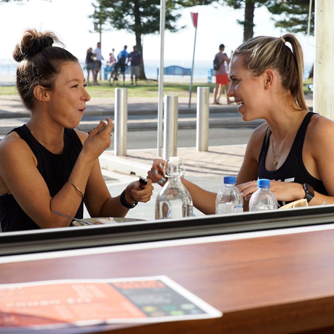 Pancake Happiness 🥞🤤⁣⁣
⁣
Happy Holidays and Merry Christmas from us to you! 🎄🕎🎉🤗⁣🧡
⁣
🛒 UberEats⁣ url.paras.digital/wd6RP1d
🛒 DoorDash⁣ url.paras.digital/Va7pQYb
⁣
#pancakeday #proteinpancakes #pancakes #coogee #merrychristmas #happyholidays #foodie