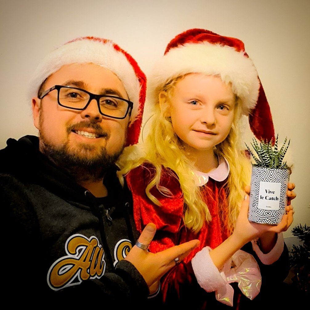 Sturry's tweet photo. Ma filleule de 8 ans a le meilleur des parrains 🎅 https://t.co/DAWInu0iDV