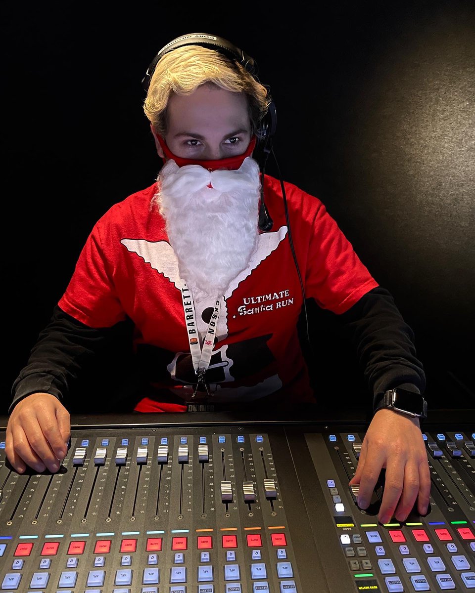 legend_director's tweet photo. Merry Christmas from the Control Room and to all Audio Operators a Good Night! #MerryChristmas #santamask #controlroom #audiooperator https://t.co/JEKkhcbflK