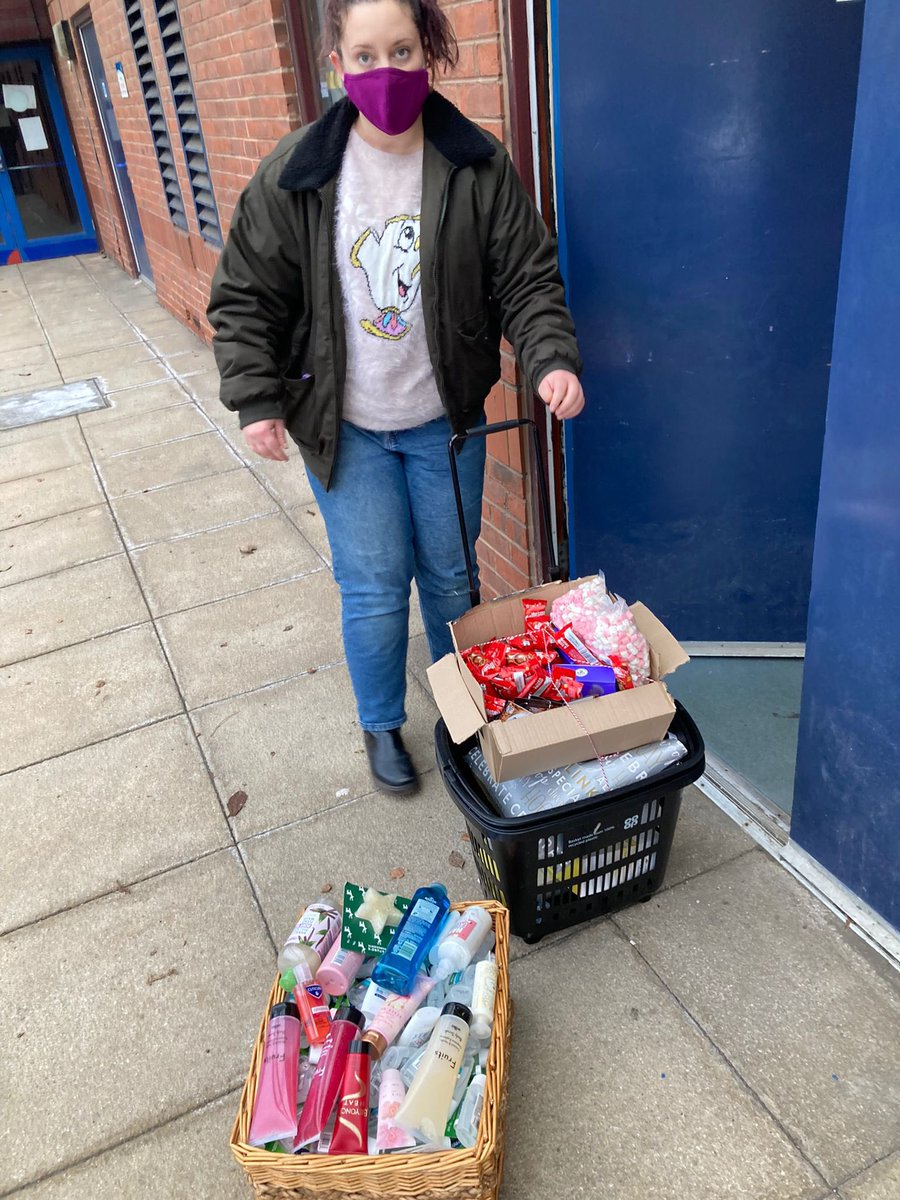 thbwidnes's tweet image. Wishing all our amazing supporters, donators and helpers a very Happy Christmas and Best Wishes for 2022

Thank you to each and everyone one of you who donated items to make it possible to provide much needed items to our community partners this Christmas 🎄