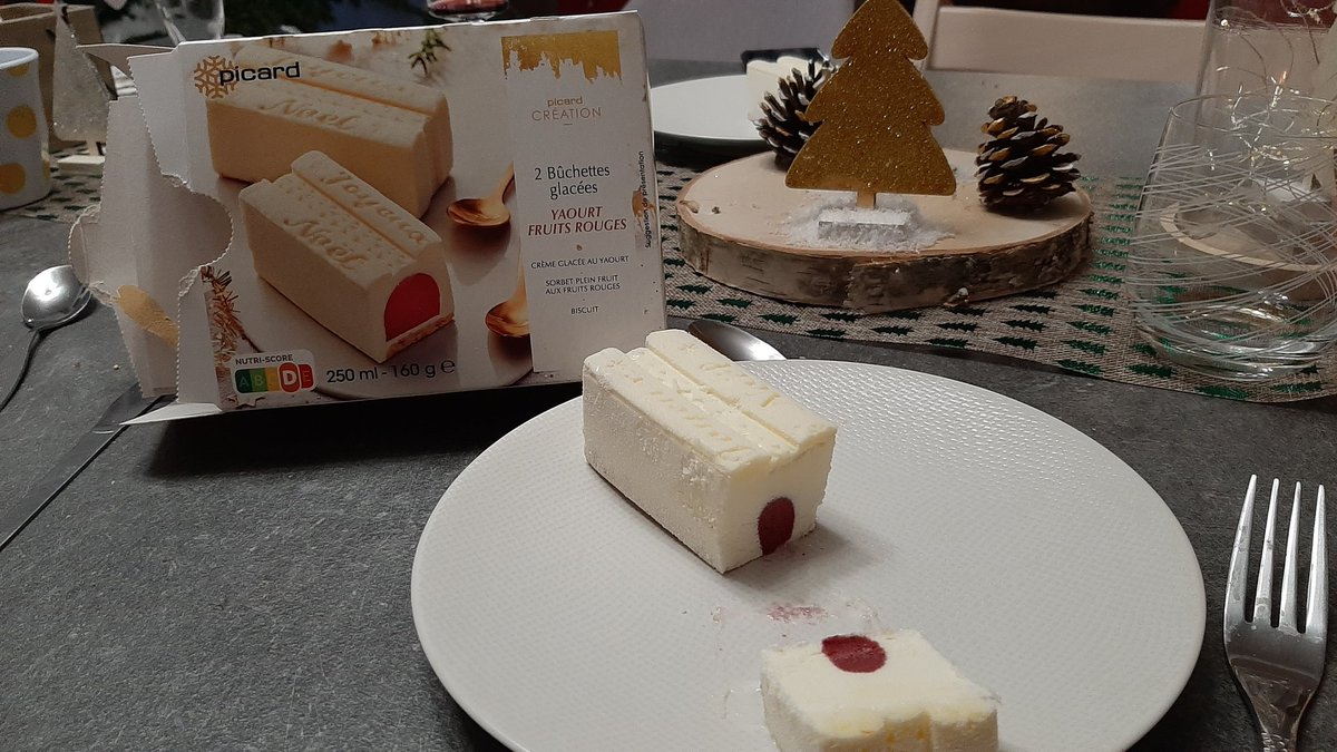 CaroFromPanam's tweet photo. @AliiceLaab @picardsurgeles Ahahah même constat ici... et le biscuit dessous ressemble pas du tout à la photo https://t.co/w15nw76znf