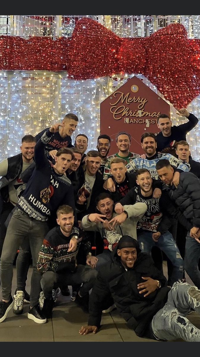 Merry Christmas to all the teams and league committee members from all the lads <a href="/ChesmanSFL/">Cheshire & Manchester Sunday League</a> <a href="/SnipeFC/">Snipe F.C.</a>