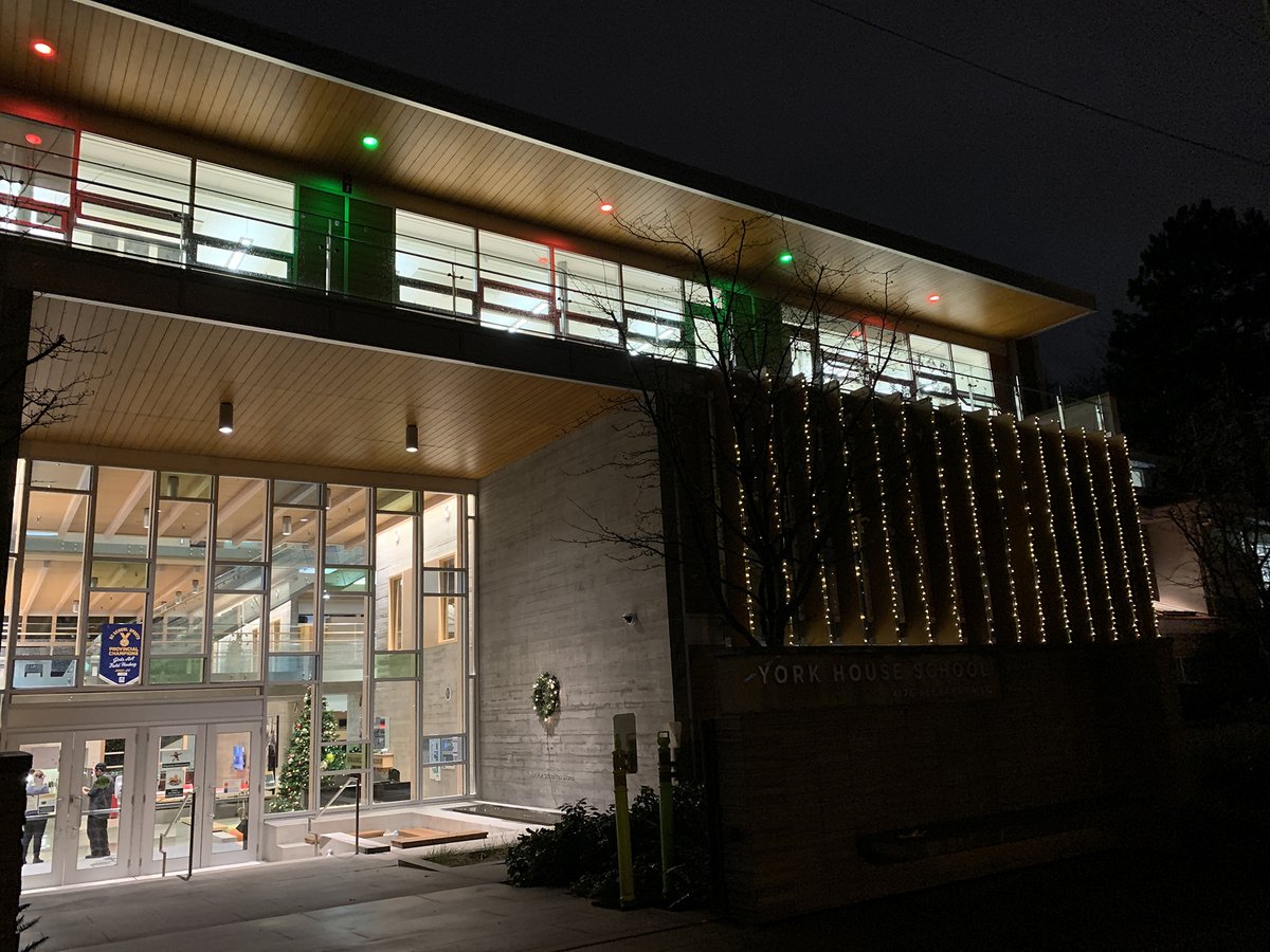 RT <a href="/YorkHouseSchool/">York House School</a>: Wishing our students, families, staff, and alumnae a holiday filled with joyful moments. #myYHS #YHSAlum 🎅🎁🎄☃️🌟❄️