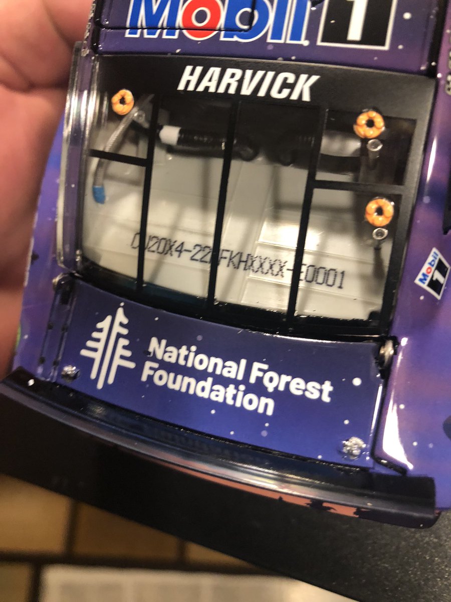 pondtowndogs's tweet photo. Just wanted to thank @Lionel_Racing for this awesome @KevinHarvick elite @BuschBeer diecast. Thank you much. I greatly appreciate it. Merry Christmas. #DiecastSanta https://t.co/HZGkmRScNh