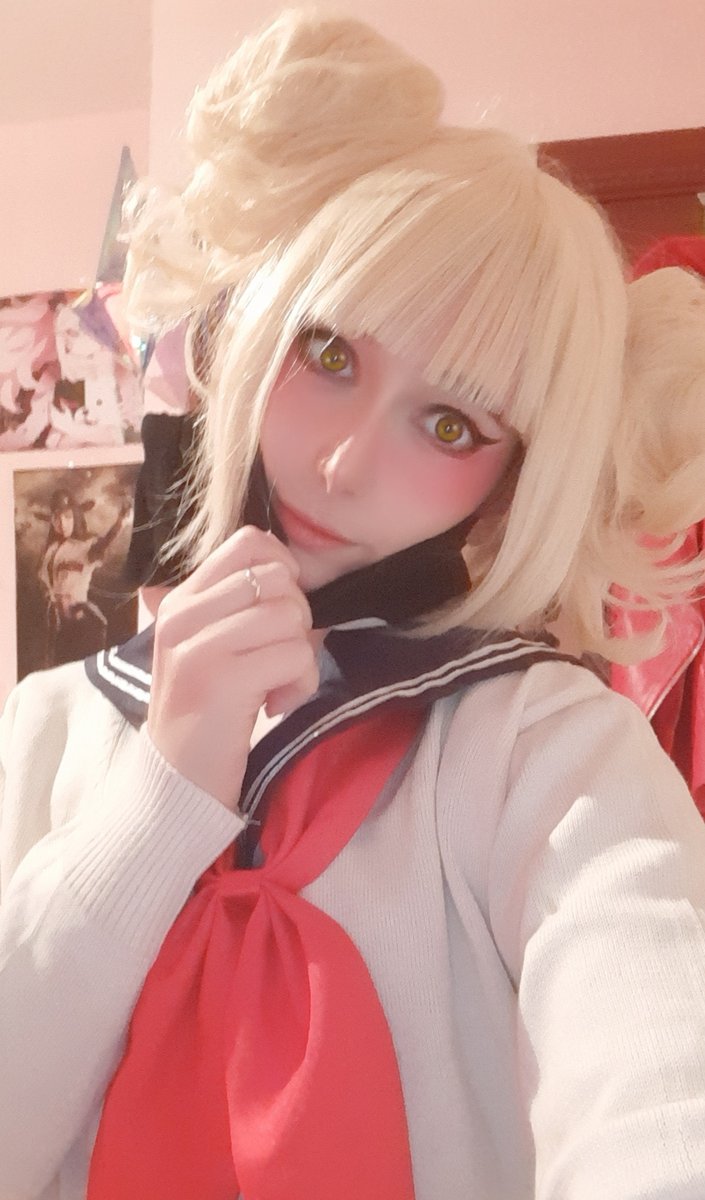 Si llego a 5000 follows antes de año nuevo en twitter, regalaré un pack limitado valorado en 60 euros!!
Con el contenido de 30 fotos, 4 videos y gifs del cosplay que elijáis! 
Follow, like y Rts!! Please!