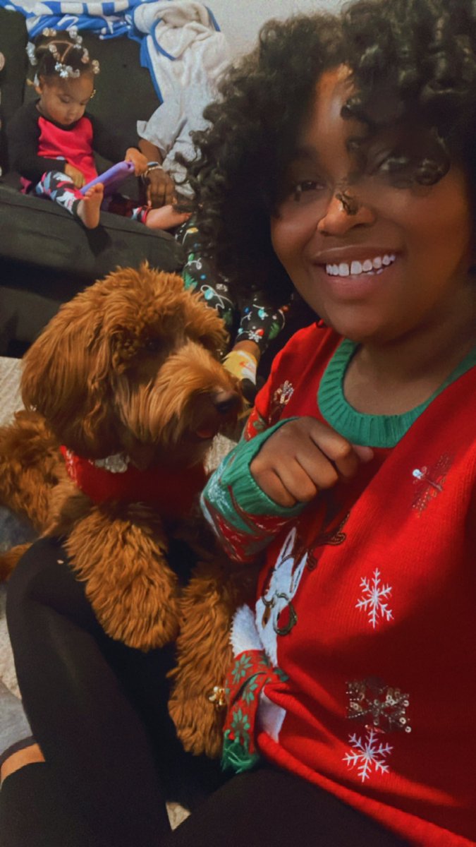 Devin_Eleven's tweet photo. As close to a selfie as I’m gonna get with a 7-month old puppy 😂🥰 https://t.co/lVSX8qAOC3