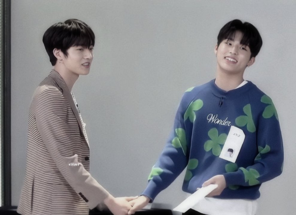 skylewritez's tweet image. [#TeuXmasFics_gift @treasurejukebox @sagitaruto] 

I'm home this Christmas
hajeongwoo 
— Christmas feels better when you're home but what if one can't go back home? Can you make him feel like he is home this Christmas?

link: archiveofourown.org/works/35871172