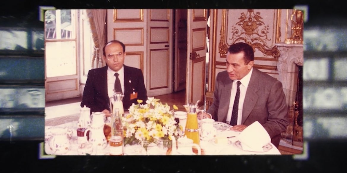 alrougui's tweet photo. هذه الحلقة الثانية كاملة 
مع مصطفى الفقي 
سكرتير الرئيس المصري حسني مبارك 

يحكي فيها قصة تعرفه على مبارك 
في الهند عندما كان بعمل دبلوماسياً هناك ..
الفترة الأولى لحياة مبارك في القصر ، مواقف غريبة،وقصص كيف تعامل مبارك مع الأزمات!
#السطر_الأوسط
https://t.co/eJSU7r8KIH https://t.co/tkh7AAxHSZ