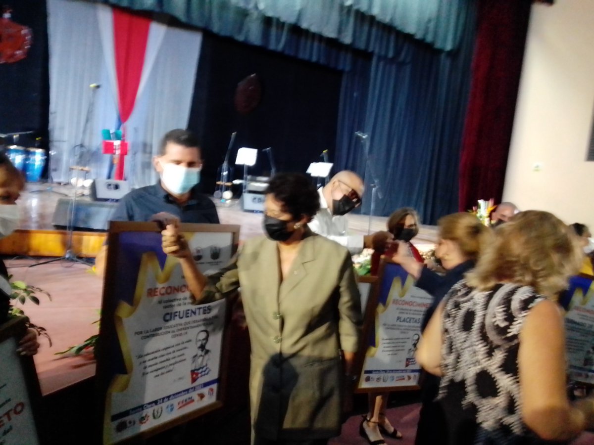 lby780101's tweet photo. En la UCLV se realiza el Acto Provincial de los centros formadores de #VillaClara en homenaje a los educadores y el #60AniversarioDeLaCampañaDeAlfabetización. #FelicidadesEducadores @CubaMined @coralia_saez @dpevillaclara @elsa_ena @LienMons @DiazCanelB @Deliarr2019 @mora_aly https://t.co/de9tQ2TE7w