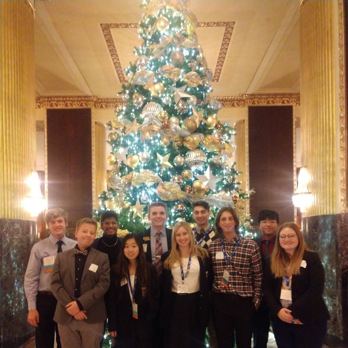 ⛄ HAPPY HOLIDAYS! 🎄Wishing everyone a safe &amp; joyous holiday season. See you in 2022!🎉 #BeKind #KHSBearcatNation <a href="/FBLA_National/">FBLA National</a> <a href="/KearneyHigh/">Kearney High School</a> <a href="/NebraskaFBLA/">Nebraska FBLA</a>