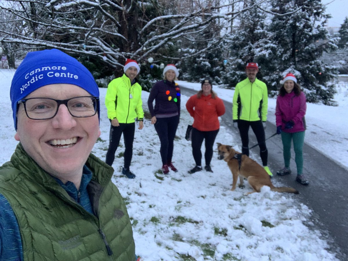 joninacampbell's tweet photo. Jingle Bell run this morning &amp; QP Christmas Tree decorating with these awesome people! @sackofguts @cyrus_sy @theregoesCarly @CanSpice @maybe2mrrow Happy Christmas to all who celebrate. 🎄🎅 https://t.co/Fc1tMkkPff