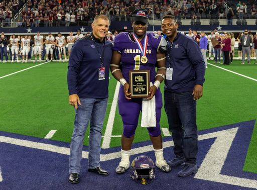 texashsfootball's tweet photo. Shiner State Championship Win Photos, by Pat Carrigan

Read the game recap here: https://t.co/bzXRQoDlpA

Order the Texas HS Football Magazine to see more photos: https://t.co/saCxcz787E https://t.co/zJQUllCaK0