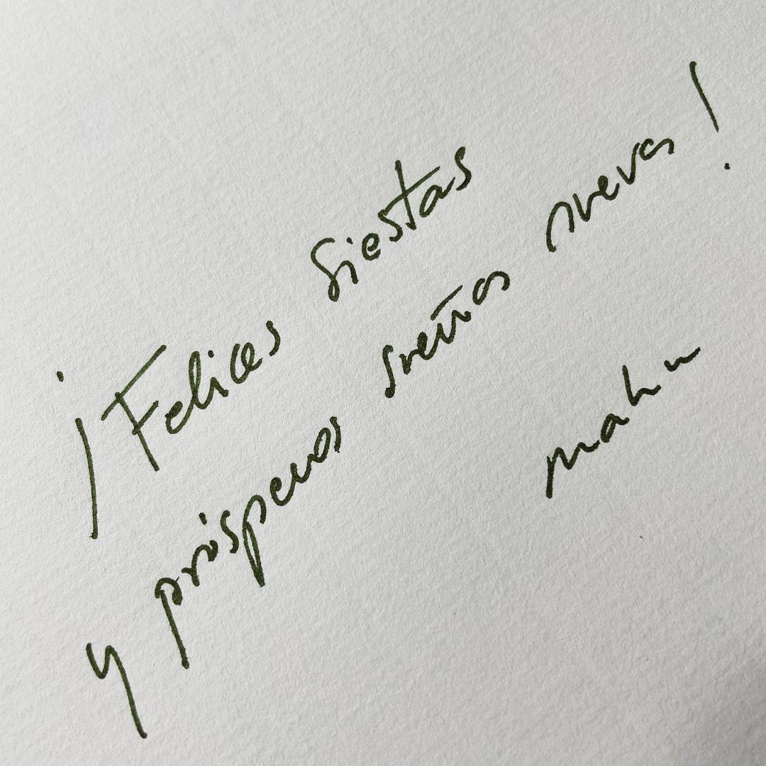 mahn's tweet photo. ¡Feliz Navidad y lo que surja! https://t.co/Qr7Ca9bGpi
