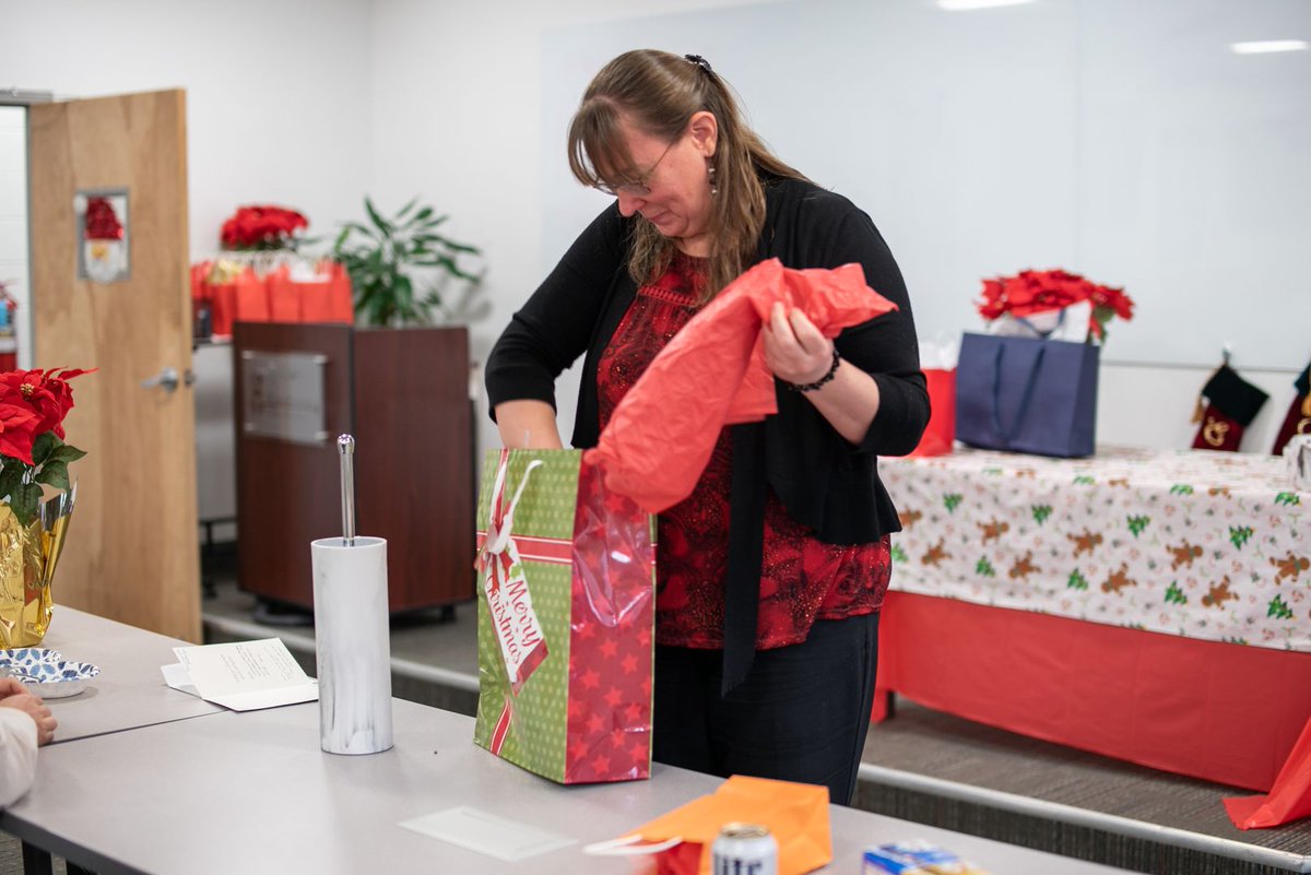 EasternControls's tweet image. We hosted our white elephant gift exchange again this year and we had so much fun looking back on the year together!

Happy Holidays from Eastern Controls! We are closed until December 27th, when we will reopen with normal business hours. #easterncontrols