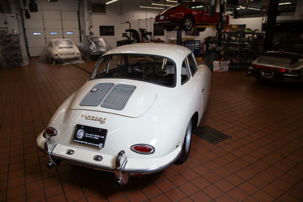 PorscheMarket's tweet photo. This 1962 #Porsche 356B Super 90 Karmann Notchback Hardtop T6 is in excellent condition all around and is very rare and highly collectable with it being 1 out of 687 cars produced in its only year of production. #PorscheMarketplace

▶️ https://t.co/oS3UGkrG5j https://t.co/CW4XG7WHpv