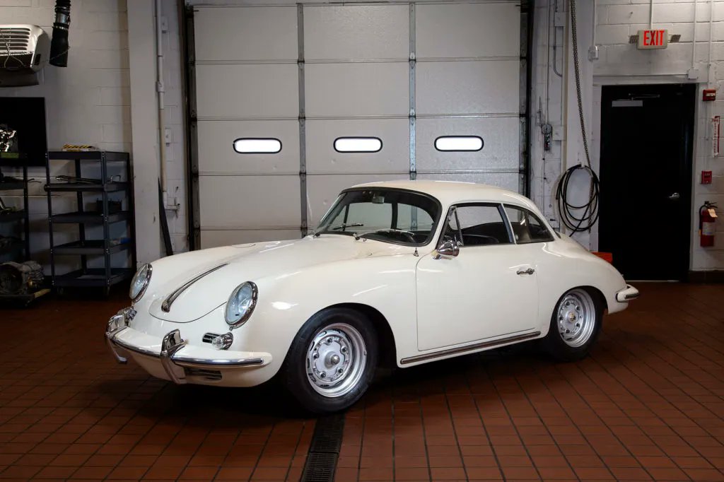 PorscheMarket's tweet photo. This 1962 #Porsche 356B Super 90 Karmann Notchback Hardtop T6 is in excellent condition all around and is very rare and highly collectable with it being 1 out of 687 cars produced in its only year of production. #PorscheMarketplace

▶️ https://t.co/oS3UGkrG5j https://t.co/CW4XG7WHpv