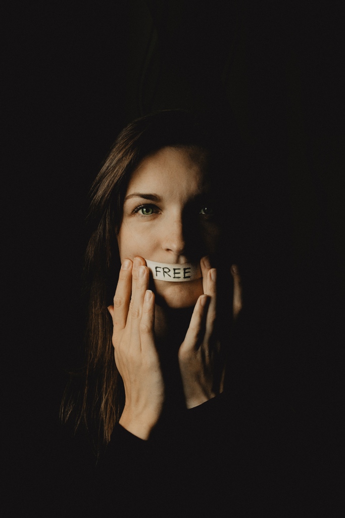 ONEYOUMANITY's tweet photo. Freedom of expression is an undervalued human right. It is not acceptable journalists and their loved ones should suffer in this way when reporting on human rights violations.
Photo by Anna Rye

#Youmanity #HumanRights #HumanRightsDay #SocialInclusion #FreedomofExpression https://t.co/ygZCjDpuPl