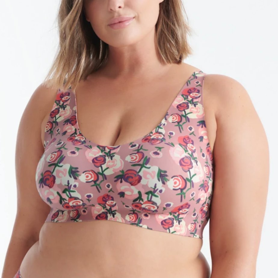 Elisabeth Dale on X: #ad These lovely limited edition @Knixwear floral  prints are currently available. Our fave is the Rose Bouquet, which is  yours? The LuxeLift Pullover Bra