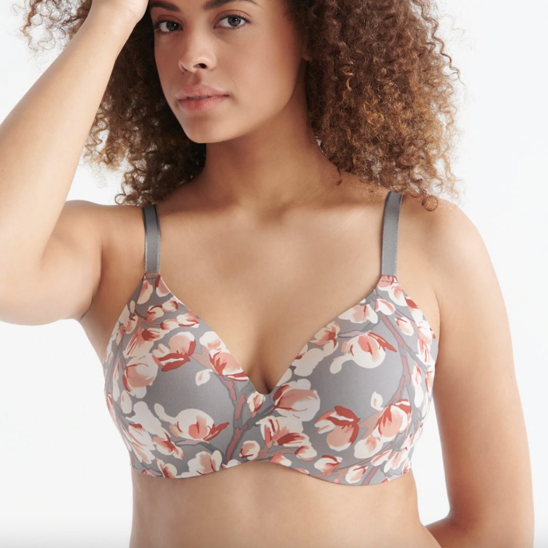 Elisabeth Dale on X: #ad These lovely limited edition @Knixwear floral  prints are currently available. Our fave is the Rose Bouquet, which is  yours? The LuxeLift Pullover Bra