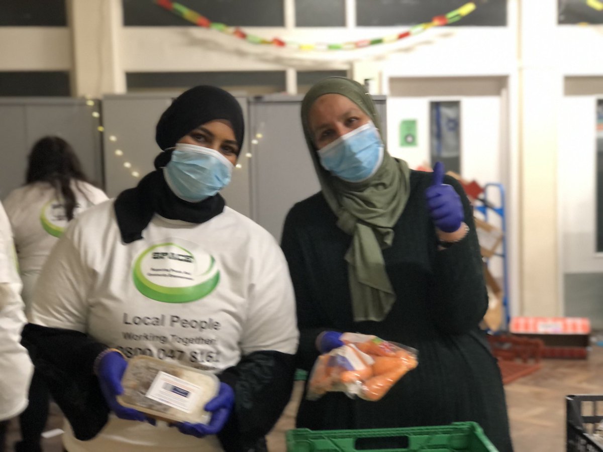 214SPACE's tweet photo. An absolute pleasure to have Mouna and Ed @GrenfellUnited who rolled their sleeves up and help serve the community today https://t.co/V0CYMlznwo