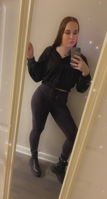 My onlyfans is still 50%off!! https://t.co/MiYuyg6zW5 https://t.co/uilhrvwVgo<a href="/tag/apclips"class="tags"><span>#apclips</span></a>