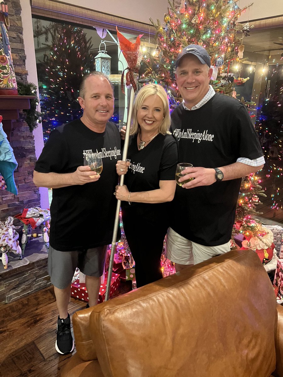 AllNewSmile's tweet photo. Listening to "a new podcast episode" at  https://t.co/NWOiwJ7Ell    Season2 Episode#26 is now live “Christmas Stories” https://t.co/JuUT3G5gHK @jeffbrabham1 @whyisleepalone @csengery_stacey #whyamisleepingalone https://t.co/KGts6Hb1PI