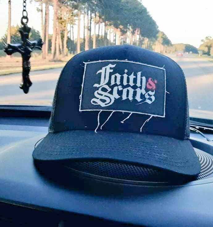 Wishing a very Merry Christmas Eve to our Faith Nation! 🎄 ❄  
Be safe if you are traveling and let's all make great holiday memories with our family &amp; friends!  Be sure to share your Christmas lights with us!
✌❤🤘
 #ChristmasEve #holidayseason #FaithNation #ChristmasLights