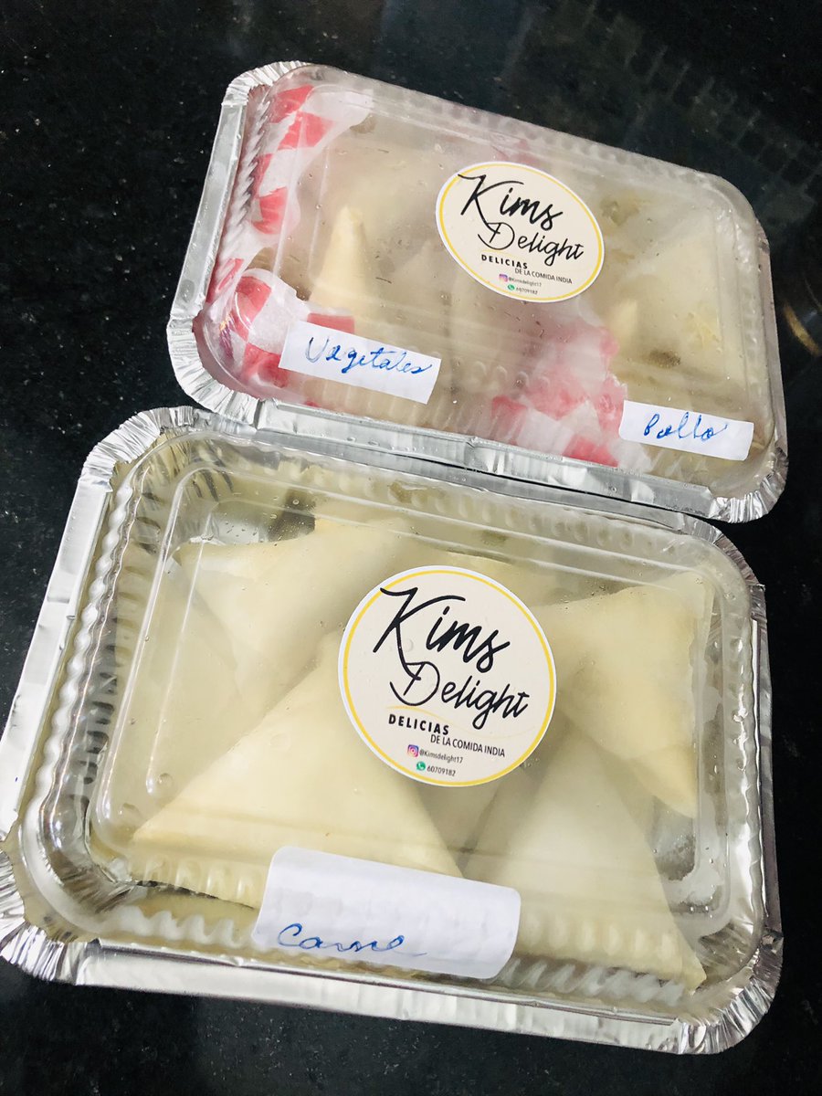 MonicaCC18's tweet photo. El otro regalito comidistico que recibimos fue de un cliente muy especial. Elias nos trajo samosas de carne, pollo y vegetales. Los de la foto son las de carne y están demasiadas ricas!! https://t.co/G3VU0Rtykv