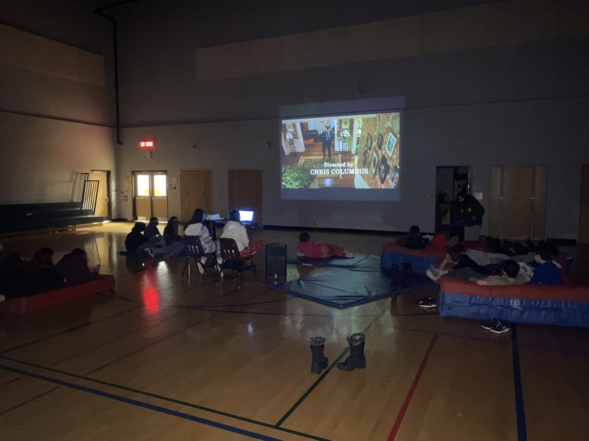ESCEB_Mattawa's tweet photo. Les Loups se sont amusés la dernière journée d'école grâce aux activités du Cabinet des élèves. Nous leur disons un gros merci pour leurs efforts et leur esprit positif qui rendent notre année scolaire excitante, accueillante et amusante. Joyeux Noël à notre grande famille 💜🐾 https://t.co/qHfHfwMZQJ