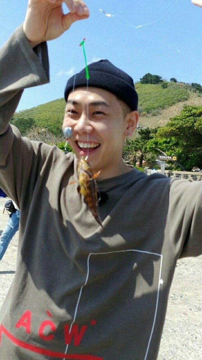 HrTmorVJEv6hRP7's tweet photo. 🎉25122021🎉

💛HAPPY LOCO DAY💛
Happy birthday to handsome men 

#LOCO #LocoDay #HappyLocoDay @satgotloco https://t.co/gBOTxq7XAL