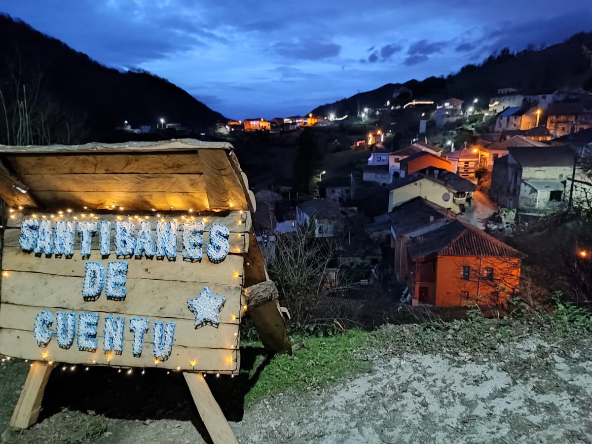 aavv_santibanes's tweet photo. Así llega la noche en esti  pueblín con magia... Los que somos de aquí siempre supimos que la tenía. Os deseamos a todos una Feliz Nochebuena. Aunque vuelve a ser un pelín atípica, disfrutad de los vuestros, y cuidaros mucho.

@TurismoAller @TurismoAsturias https://t.co/BW0kEoZPER