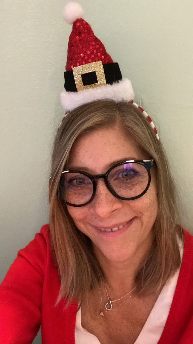 adrileonca's tweet photo. Feliz Navidad a todos desde el HCG. Que Dios los@llene de paz, alegría y mucha salud! #piscologiauci #FelicesFiestas #Navidad https://t.co/ohixA37J7i