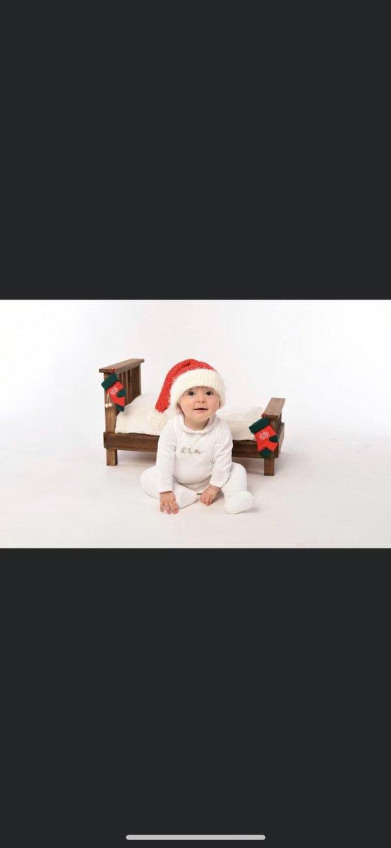 ThomasGrace2's tweet photo. Merry Christmas one and all 🎄 Everyone enjoy and to my emergency service family on the frontline this Xmas, stay safe 💙 https://t.co/8MMKNB7ju0