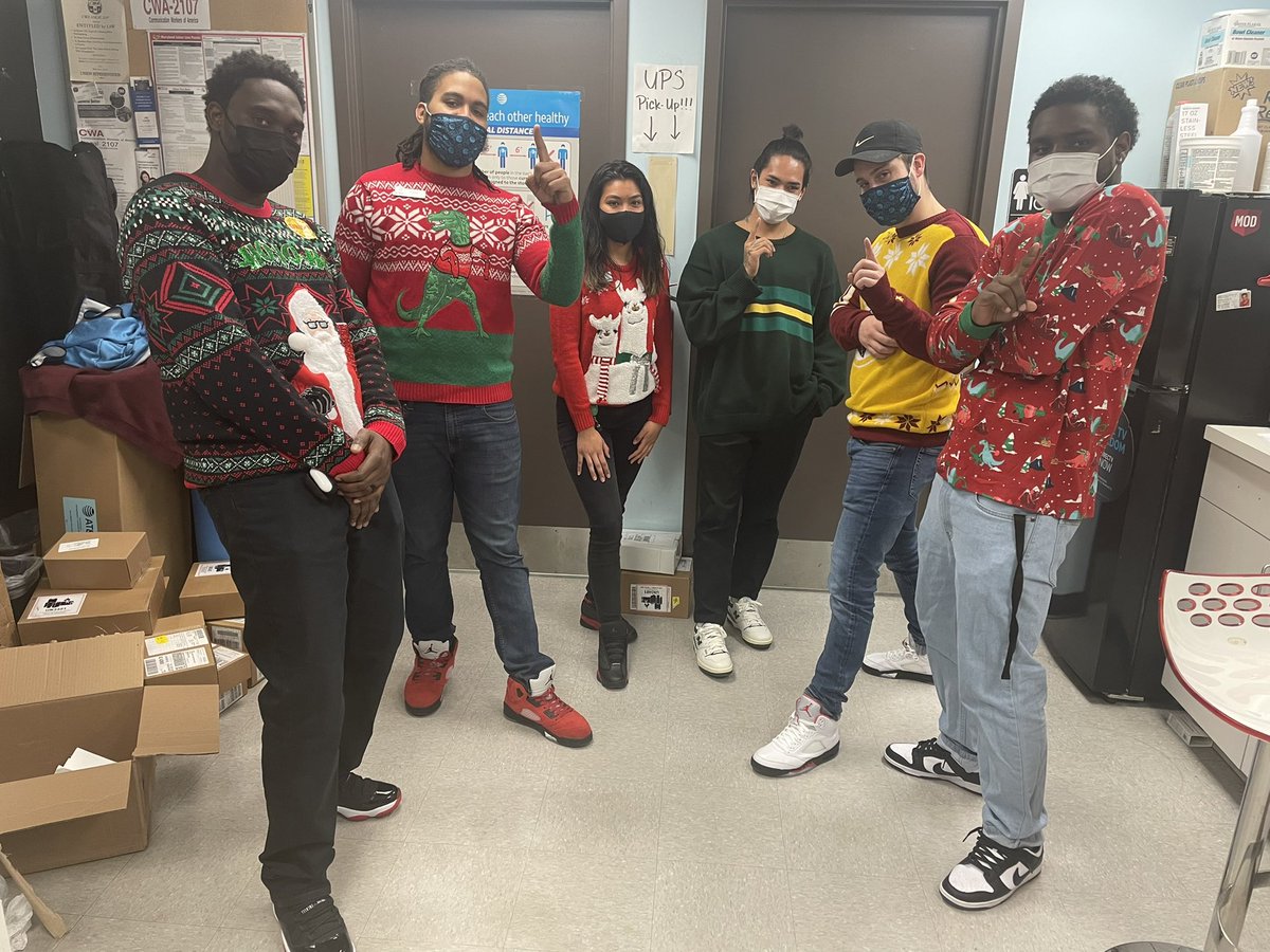 You number 1 store checking in happy holidays everyone from the lions den #TeamEXE <a href="/BrandieNicole28/">Brandie Hall</a> <a href="/jillmill321/">Jillian Miller</a> <a href="/404girl/">Betsy Francis</a> <a href="/AC_TonyCheatham/">Antonio Cheatham</a> @Sbarberatt <a href="/Justin_Grant__/">Justin Grant</a> <a href="/MoMoneyRivers/">Monique Rivers</a> <a href="/katieg_walton/">Katie Walton</a>  #HappyHolidays