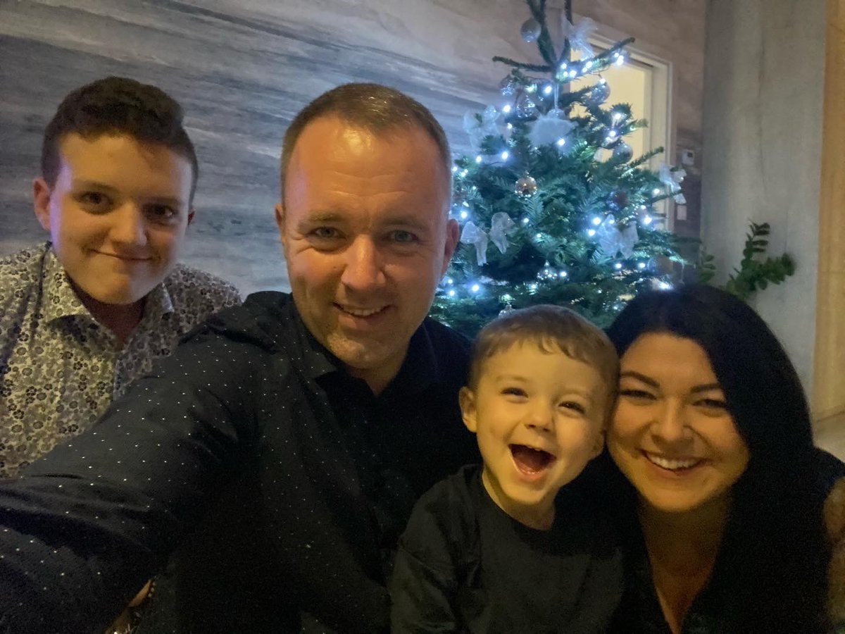 MDvoulety's tweet photo. Šťastné a veselé Vánoce 🎄 https://t.co/LCwBQ5Kail