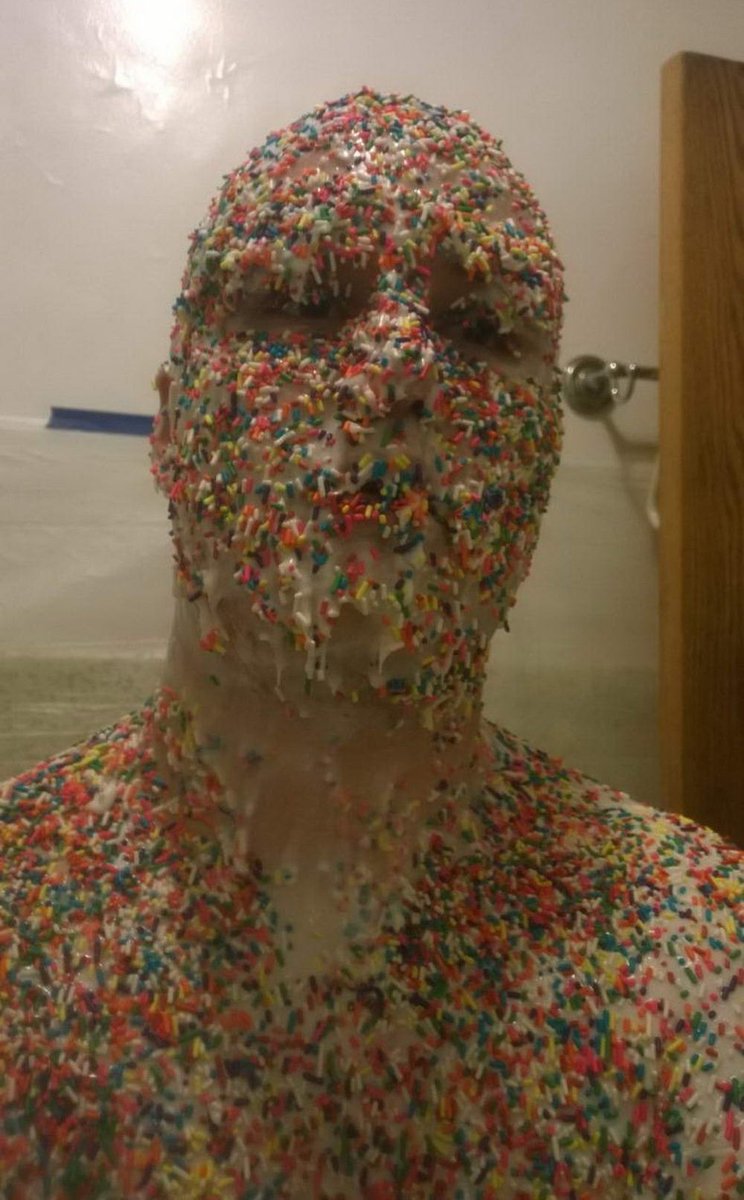 модники московского метро. смешные люди в метро. странный чудной. странный чудной. люди в смешных костюмах.