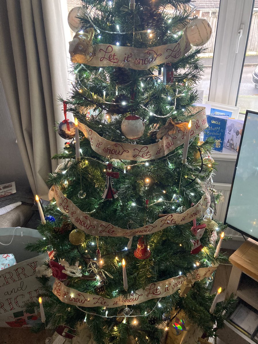 GrahamElliott2's tweet photo. Just realised we have a Joao Cancelo Christmas tree #letitsnowletitsnowletitsnow#cancelocancelocancelo https://t.co/9mx522TQ9B