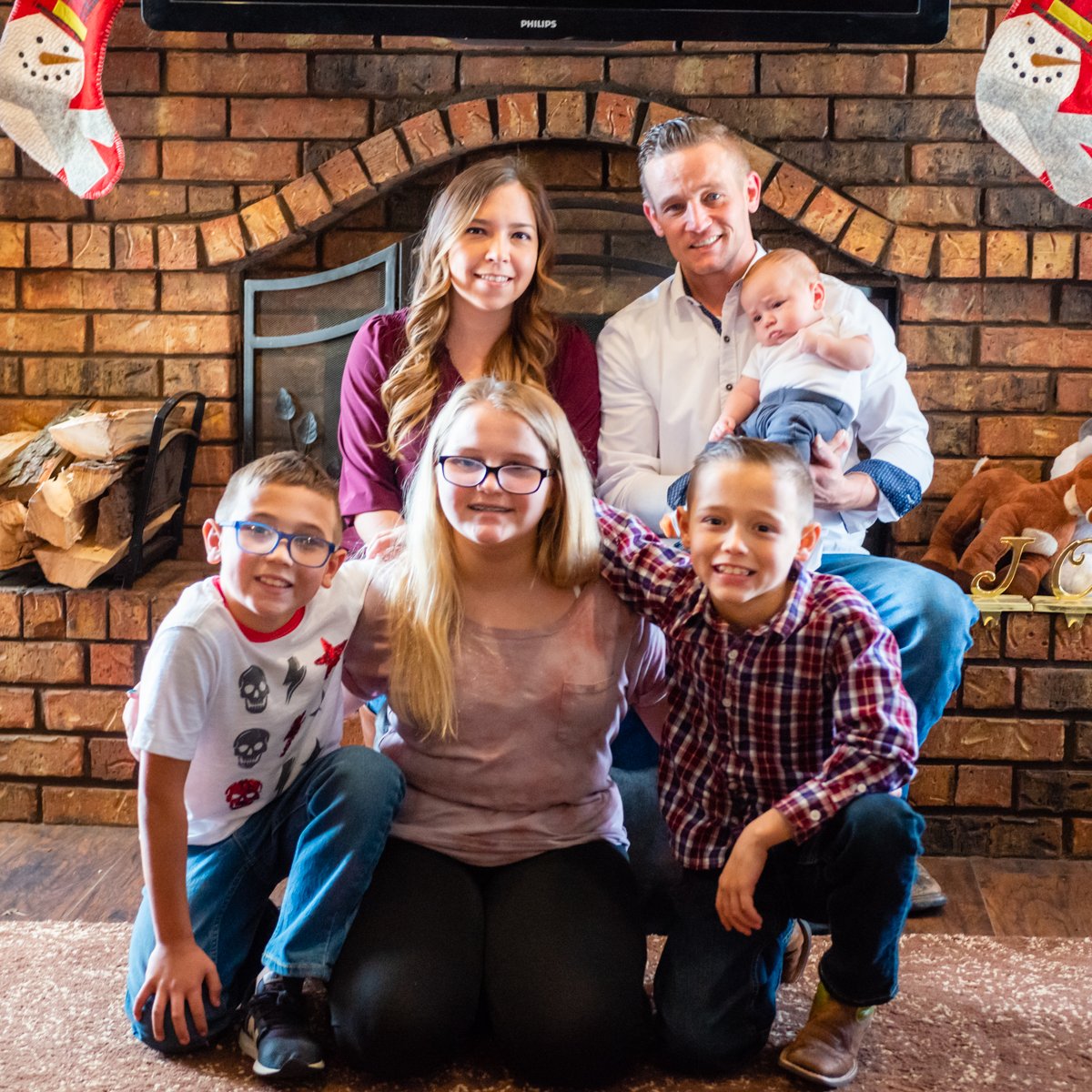 movingkingskc's tweet photo. From all of us here at Moving Kings, we hope your holiday is full of good company and cheer! https://t.co/2Kl4KCs6l7
