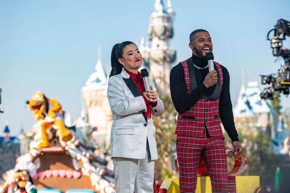 grownish's tweet photo. hype these two up. @trevorjackson5 and @GoodTrouble’s @shrrycola, are co-hosting the disney parks magical christmas day parade. don’t miss it christmas morning on @ABCNetwork. #DisneyChristmasCelebration https://t.co/J9uy4FvPzl