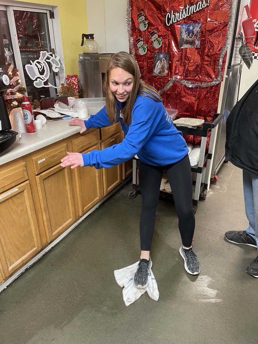 Merry Christmas from our Key Club! Had lots of fun doing concessions at Cody park!!