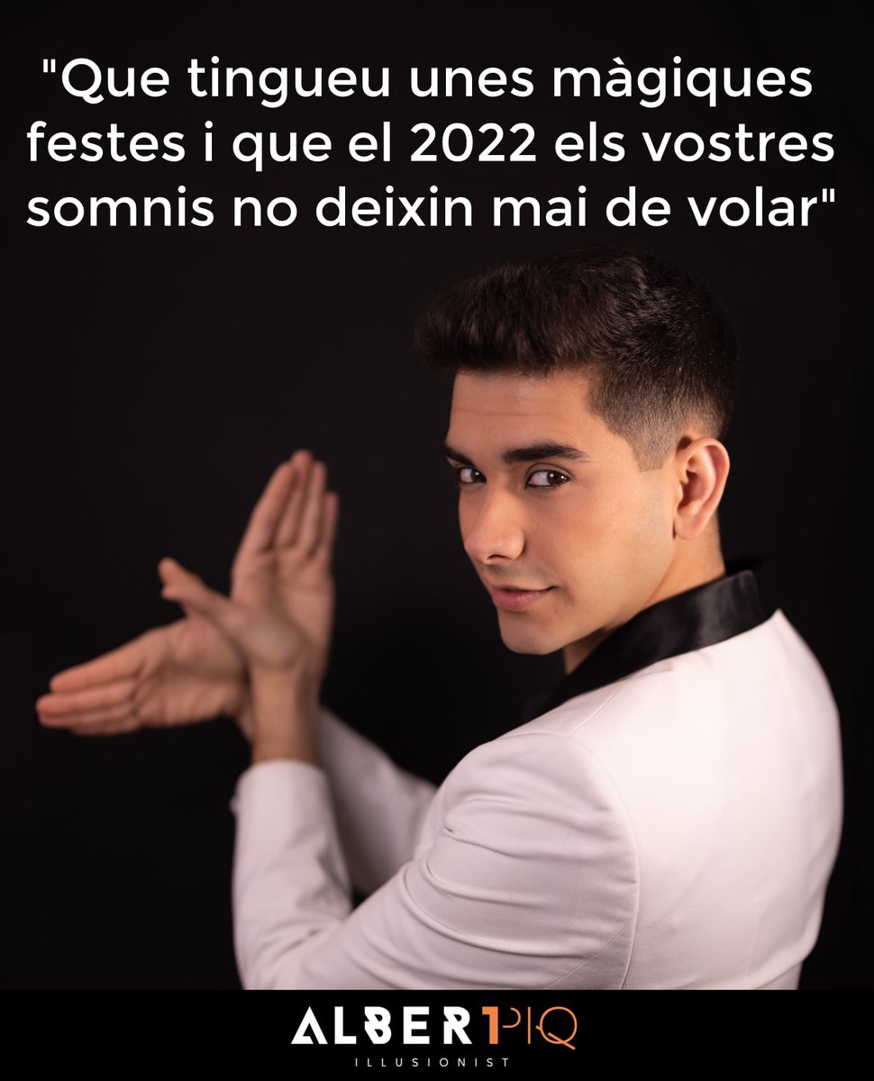 Albert_piq's tweet photo. "Que tengáis unas mágicas fiestas y que en el 2022 vuestros sueños no dejen nunca de volar" https://t.co/cwm84KwcbT